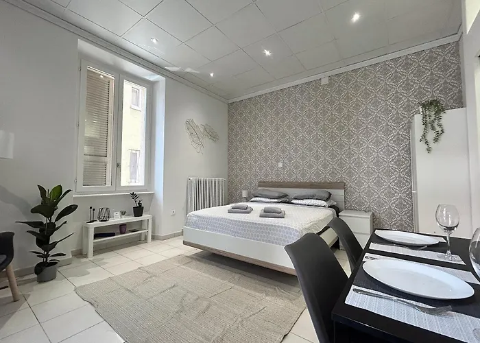 Sweet Nest - Close To The Lido & Lake!